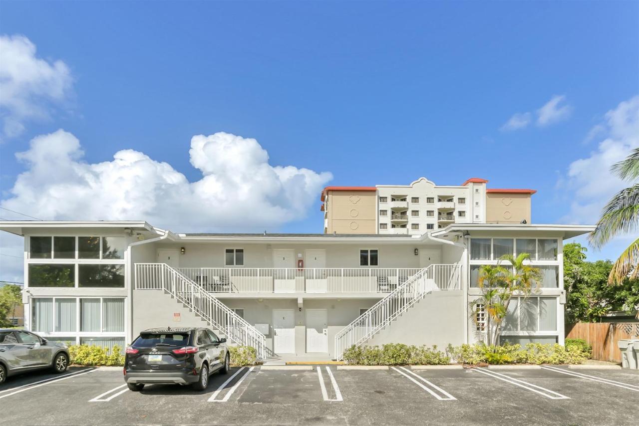 Bright Pompano Beach With Pool Access Exterior photo