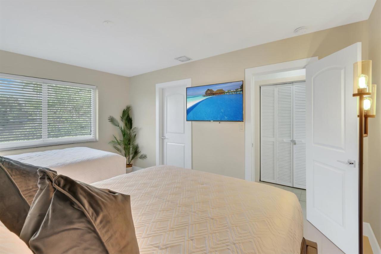 Bright Pompano Beach With Pool Access Exterior photo