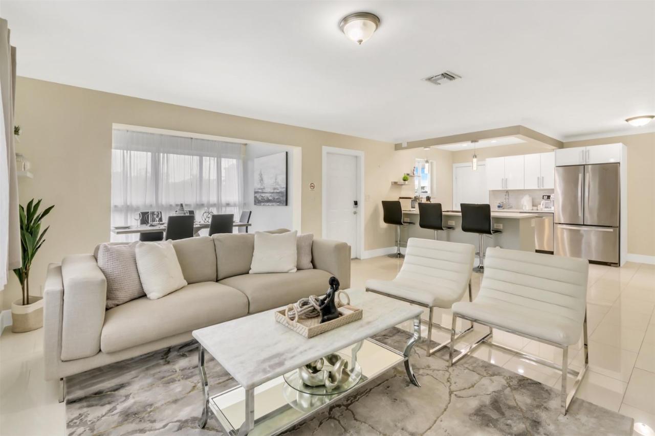 Bright Pompano Beach With Pool Access Exterior photo