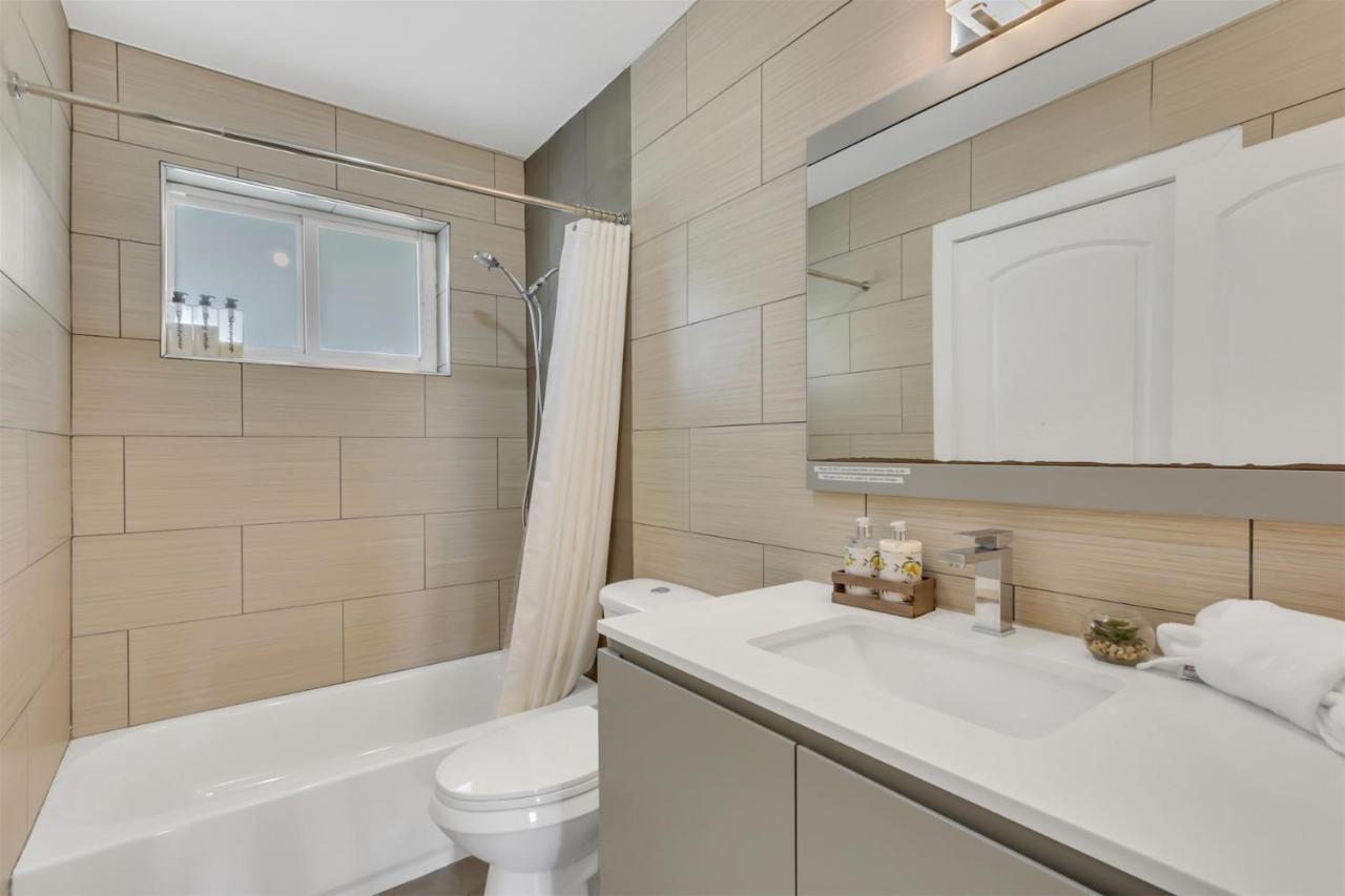 Bright Pompano Beach With Pool Access Exterior photo
